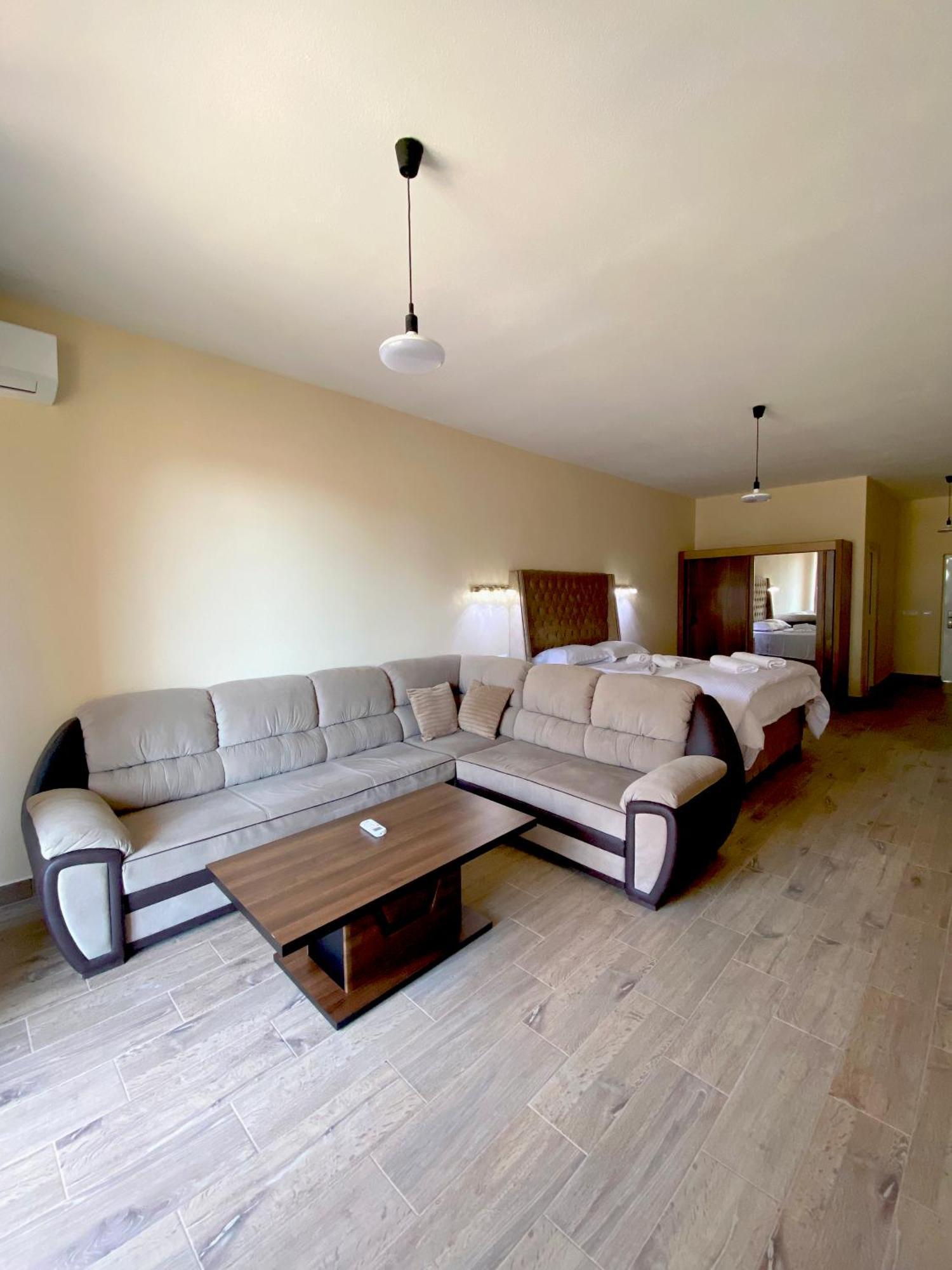Hotel Kleopatra Ulcinj Quarto foto
